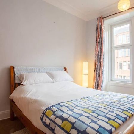 Modern, Light-Filled And Sleek West End Apartment Glasgow Eksteriør billede