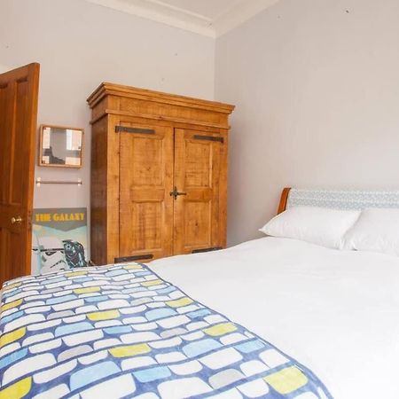 Modern, Light-Filled And Sleek West End Apartment Glasgow Eksteriør billede